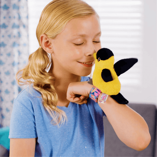 Pájaros Interactivo con Muñequera Repiten Aletean y Cantan - Happy Yappers Oriole